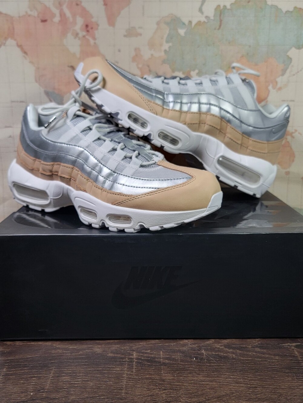 BRAND NEW Nike Air Max 95 Pure Platinum Women's Size 10.0